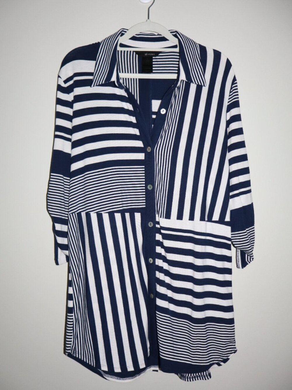 Navy White Color Block Button Down Lightweight Loose-fit Tunic - Picture 7 of 8